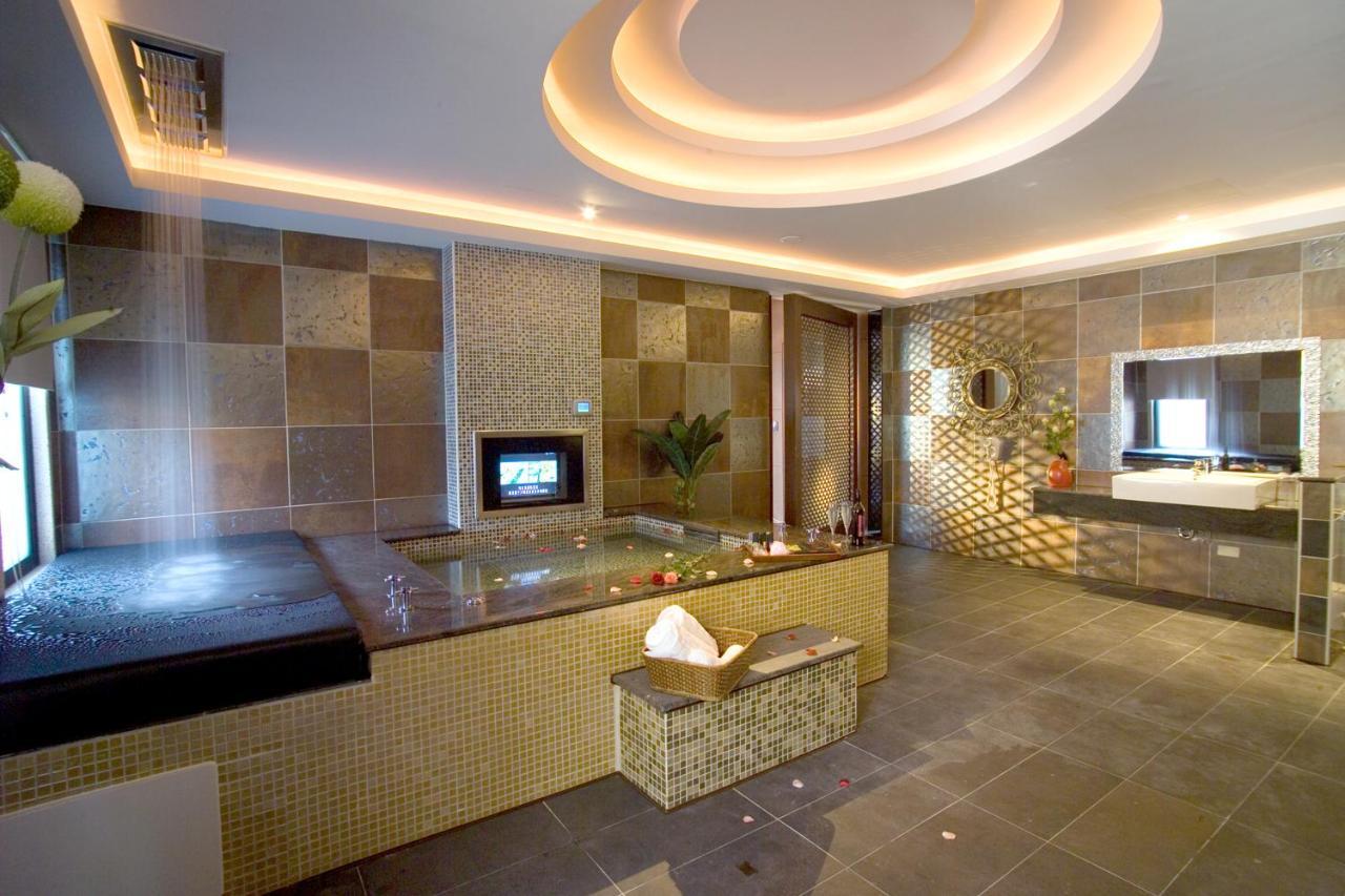 Chateau Motel & Spa Kaohsiung Exterior photo